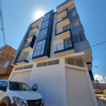 EN VENTA HERMOSO TRIPLEX
