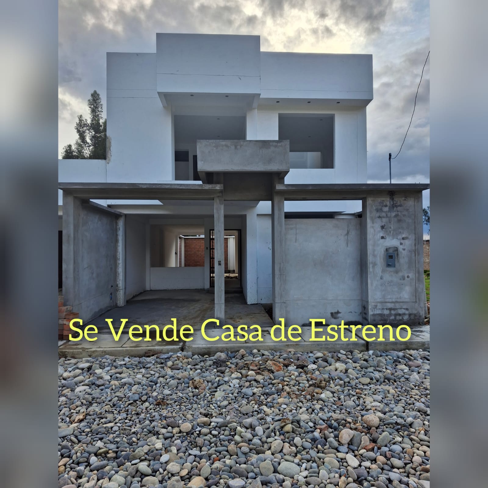 Casa nueva a espaldas del Colegio Innova.